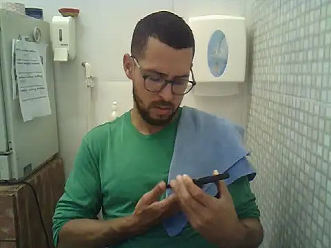 Snapshot of pdasgyn chatting on November 28, 1:11 pm pdasgyn online show from November 28, 1:11 pm