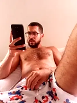 Snapshot of pdasgyn chatting on November 2, 5:18 pm pdasgyn online show from November 2, 5:18 pm