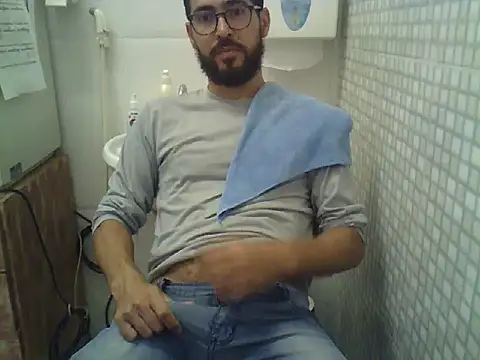 Snapshot of pdasgyn chatting on November 17, 12:42 pm pdasgyn online show from November 17, 12:42 pm