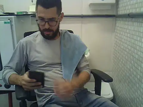 pdasgyn online show from April 15, 5:39 pm