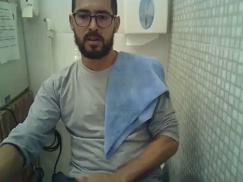 Snapshot of pdasgyn chatting on October 27, 2:29 pm pdasgyn online show from October 27, 2:29 pm