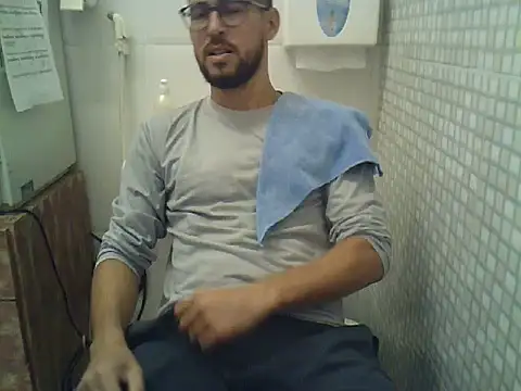 Snapshot of pdasgyn chatting on November 27, 12:49 pm pdasgyn online show from November 27, 12:49 pm