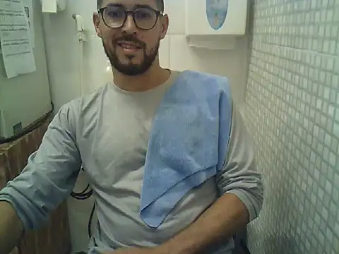 Snapshot of pdasgyn chatting on December 16, 7:29 pm pdasgyn online show from December 16, 7:29 pm