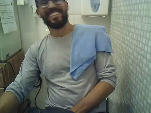 Snapshot of pdasgyn chatting on October 30, 6:38 pm pdasgyn online show from October 30, 6:38 pm