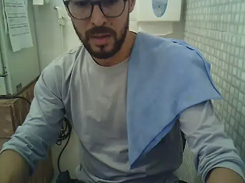 Snapshot of pdasgyn chatting on October 6, 1:01 pm pdasgyn online show from October 6, 1:01 pm