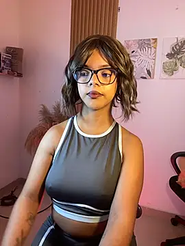 Snapshot of Milabrown_ chatting on October 17, 4:09 pm Milabrown online show from October 17, 4:09 pm