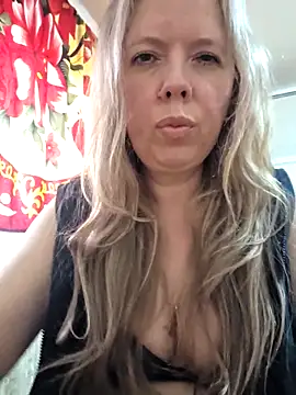 Irina3718 online show from April 10, 3:08 pm