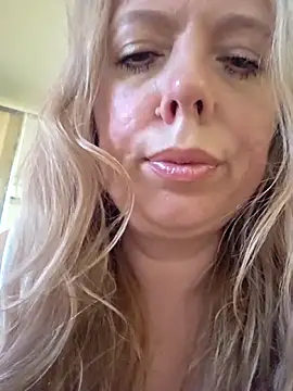 Irina3718 online show from June 17, 4:39 pm