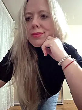 Irina3718 online show from December 4, 4:39 pm