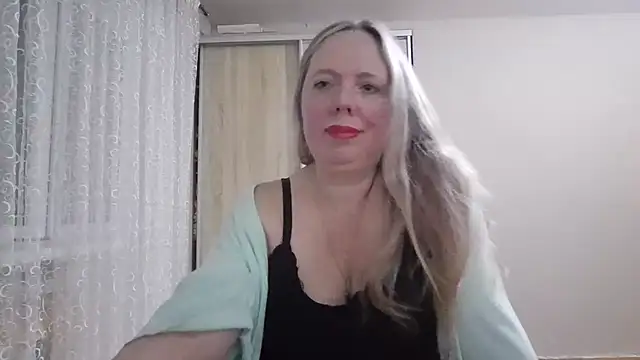 Snapshot of Irina3718 chatting on March 16, 4:45 pm Irina3718 online show from March 16, 4:45 pm