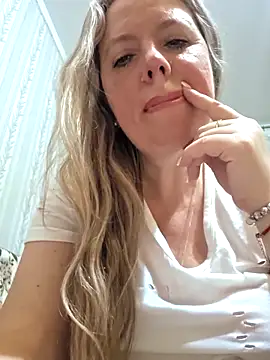 Irina3718 online show from March 28, 7:37 pm