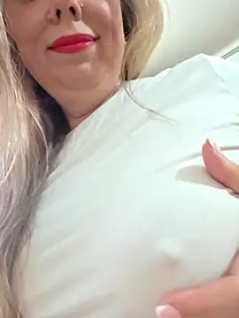 Irina3718 online show from March 12, 2:43 pm