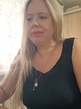 Irina3718 online show from November 10, 12:43 pm