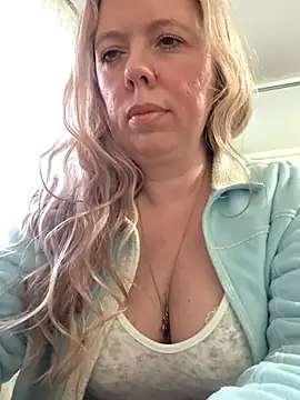 Irina3718 online show from April 29, 2:54 pm