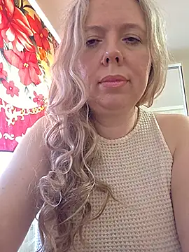 Irina3718 online show from June 16, 7:19 am