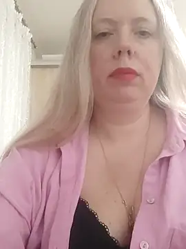 Snapshot of Irina3718 chatting on March 13, 8:22 pm Irina3718 online show from March 13, 8:22 pm