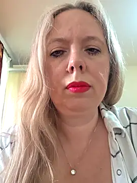 Irina3718 online show from April 19, 12:39 pm