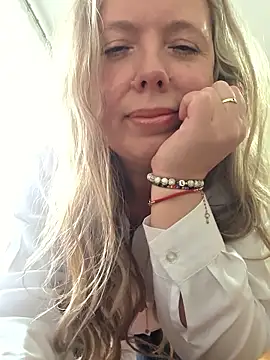 Irina3718 online show from January 11, 12:01 pm