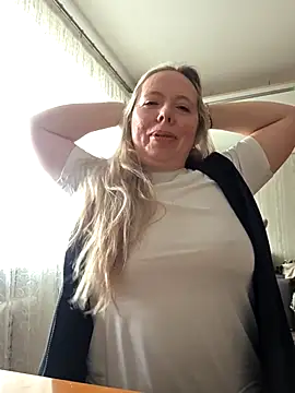 Irina3718 online show from February 17, 9:06 am