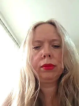 Irina3718 online show from April 2, 11:28 am
