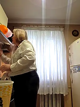 Irina3718 online show from April 23, 12:51 pm