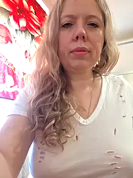 Irina3718 online show from May 16, 7:29 am