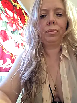 Irina3718 online show from May 4, 1:14 pm