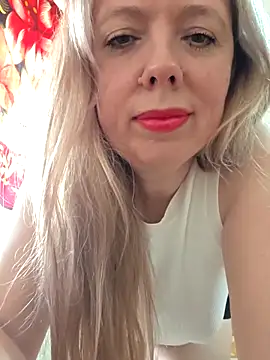 Irina3718 online show from April 4, 10:44 am