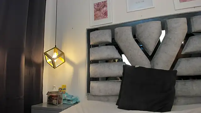 Snapshot of valery_and_Dani_ chatting on November 21, 8:08 pm valery and Dani online show from November 21, 8:08 pm