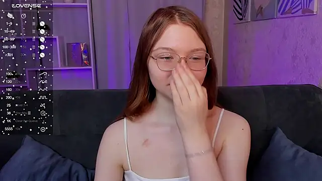 Snapshot of luv_tessa chatting on December 16, 1:32 am luv tessa online show from December 16, 1:32 am