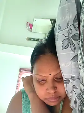 Snapshot of Arohi35 chatting on May 12, 9:48 am Arohi35 online show from May 12, 9:48 am
