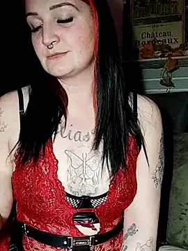 TiffiChantiT2 online show from April 7, 7:37 pm