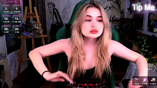 Snapshot of Jessi_Blonde chatting on October 7, 9:10 am Jessi Blonde online show from October 7, 9:10 am