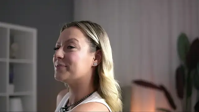 AnnastasiaMills online show from June 4, 9:08 pm