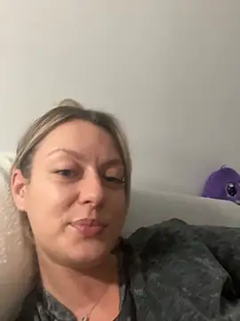Snapshot of AnnastasiaMills chatting on June 25, 11:21 pm AnnastasiaMills online show from June 25, 11:21 pm