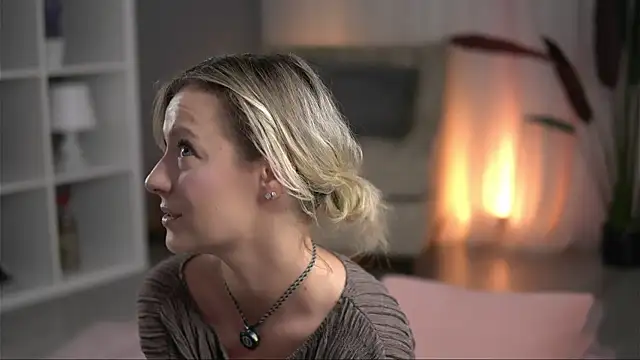 Snapshot of AnnastasiaMills chatting on June 7, 7:52 pm AnnastasiaMills online show from June 7, 7:52 pm