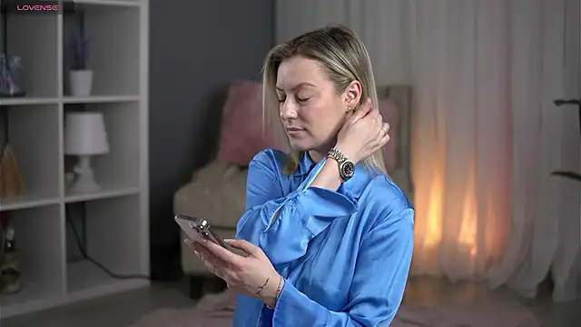 AnnastasiaMills online show from April 3, 8:04 pm