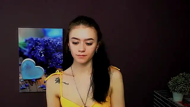 LanaTey online show from March 10, 11:55 am