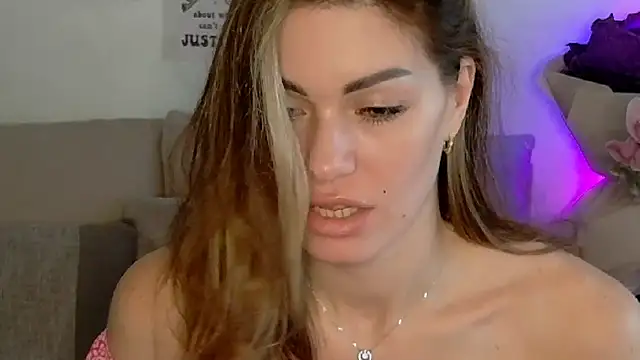 SweetDarling7 online show from March 8, 1:03 pm