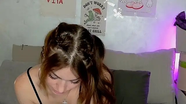 SweetDarling7 online show from May 2, 12:32 pm