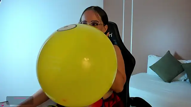 sophia martinezz  online show from October 6, 7:03 pm