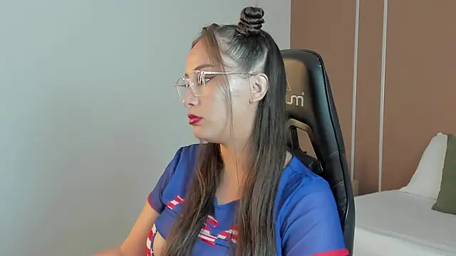 sophia martinezz  online show from October 14, 6:41 pm