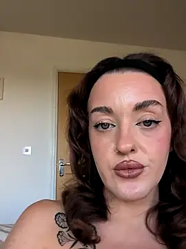 Petite Juicy Olive online show from July 9, 8:04 am