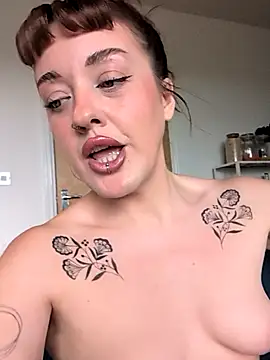 Petite Juicy Olive online show from May 9, 8:07 am