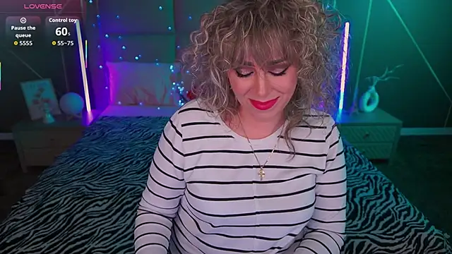 CandyLadyyy online show from March 28, 10:00 pm