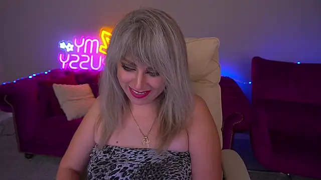 CandyLadyyy online show from September 19, 8:35 pm