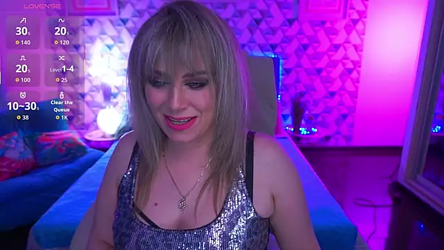 CandyLadyyy online show from May 3, 8:45 pm