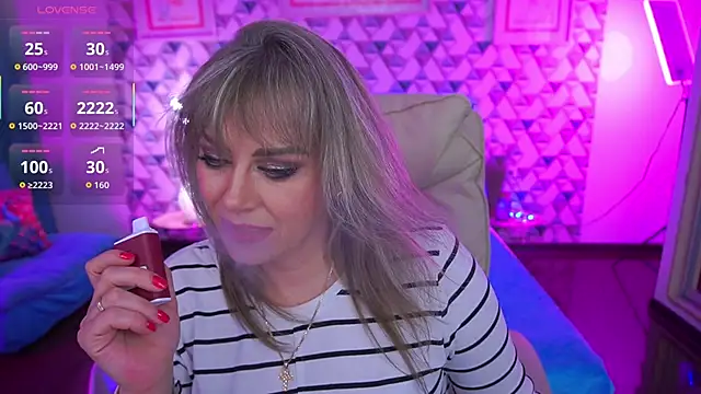 CandyLadyyy online show from April 13, 8:35 pm