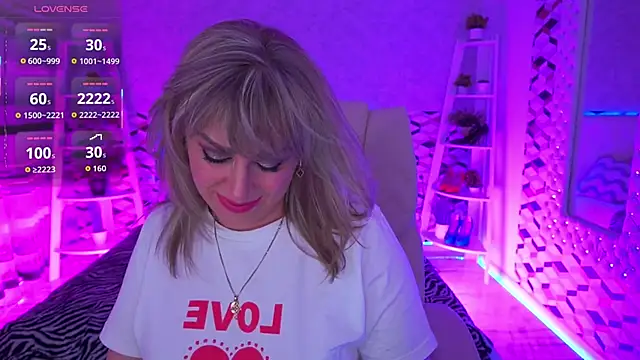 CandyLadyyy online show from May 25, 8:29 pm