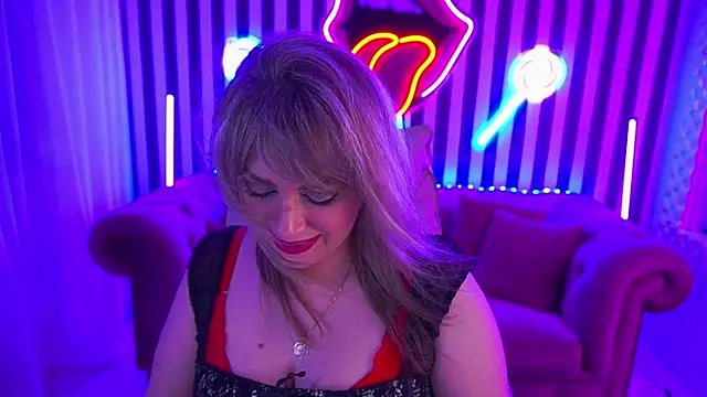 CandyLadyyy online show from April 17, 9:17 pm